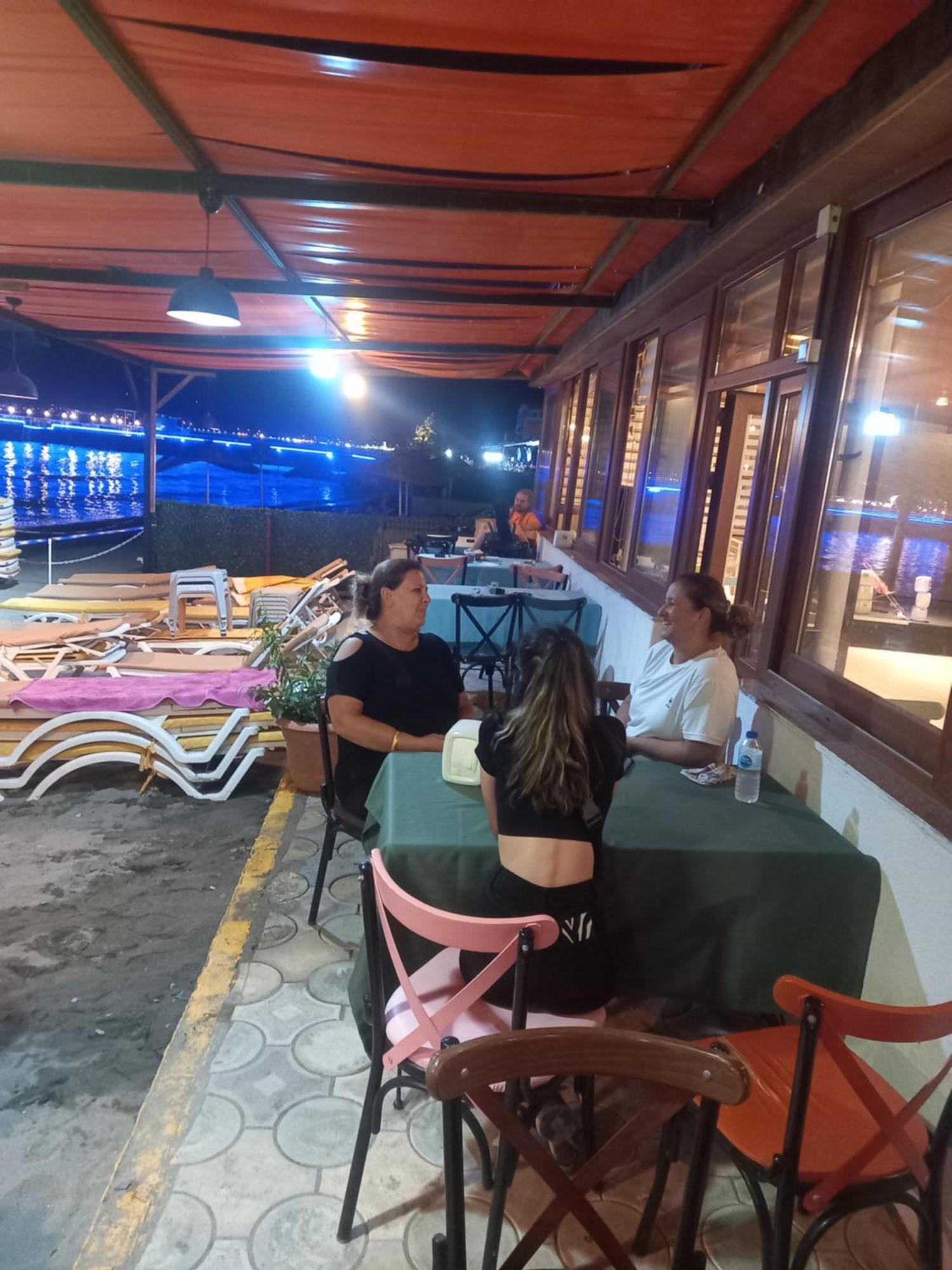 אדרמיט Paradise Hotel Akcay מראה חיצוני תמונה